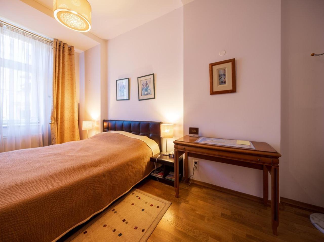 One Bedroom Center *