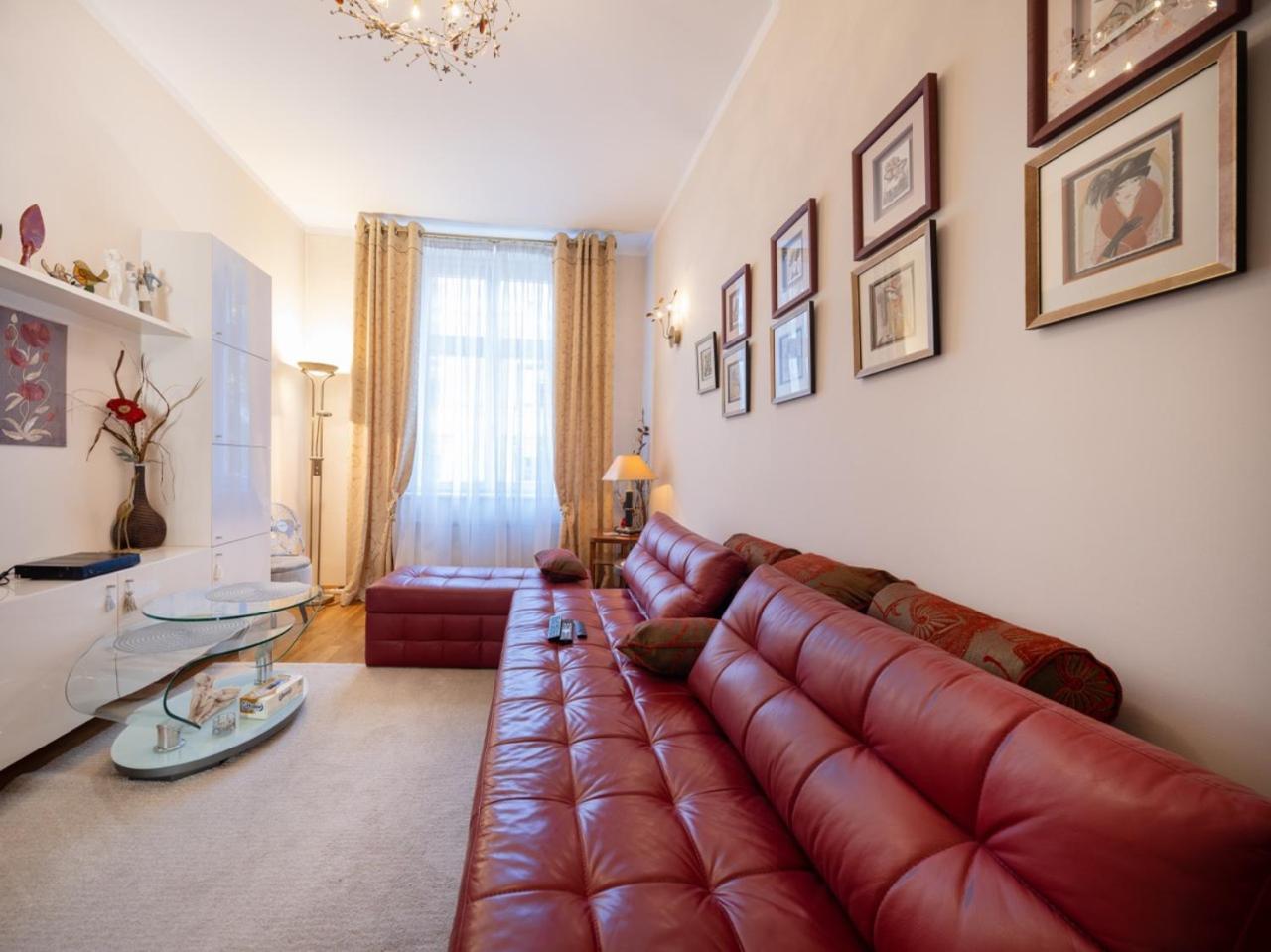 One Bedroom Center Apartament