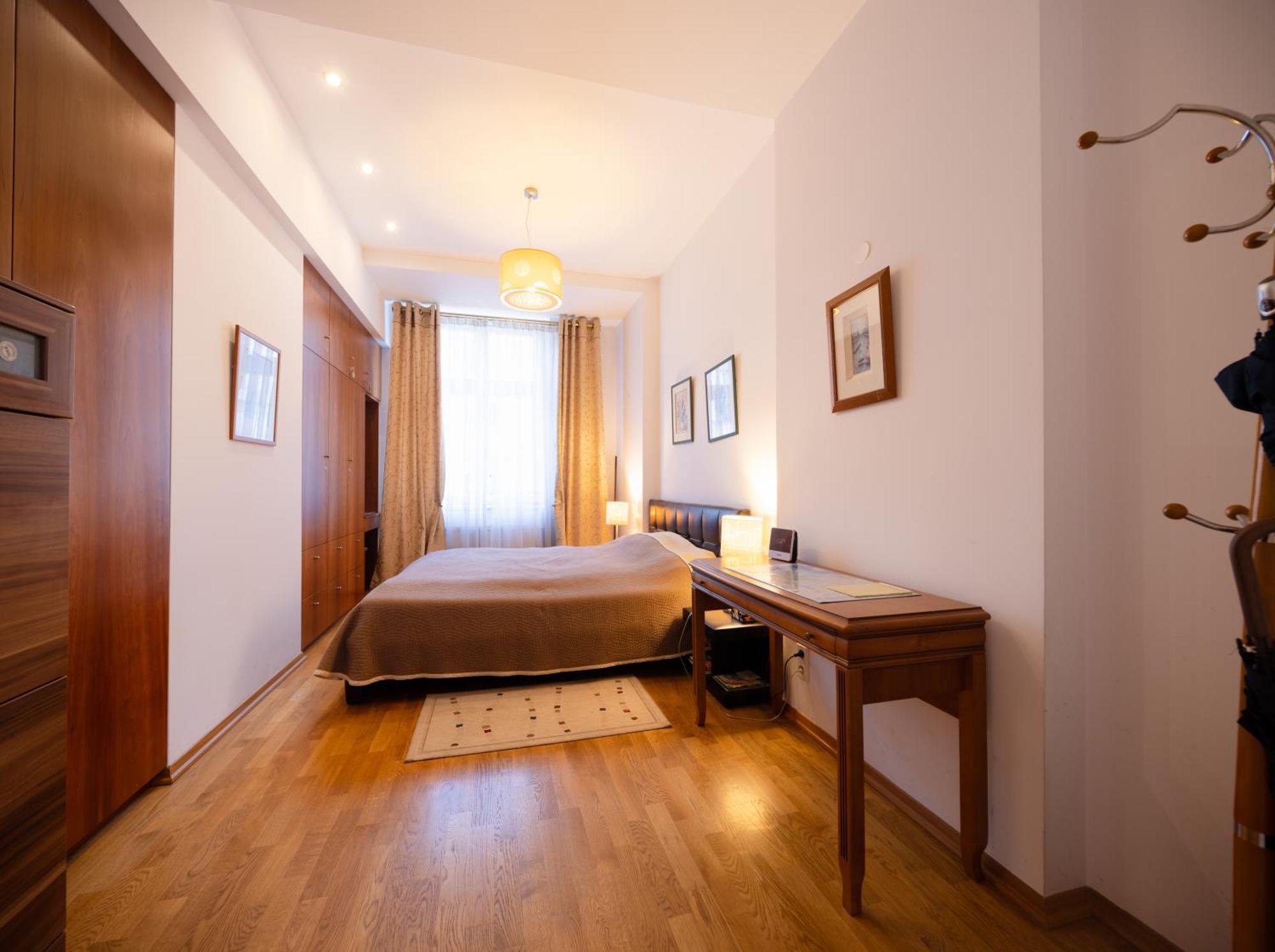 Apartment One Bedroom Center *